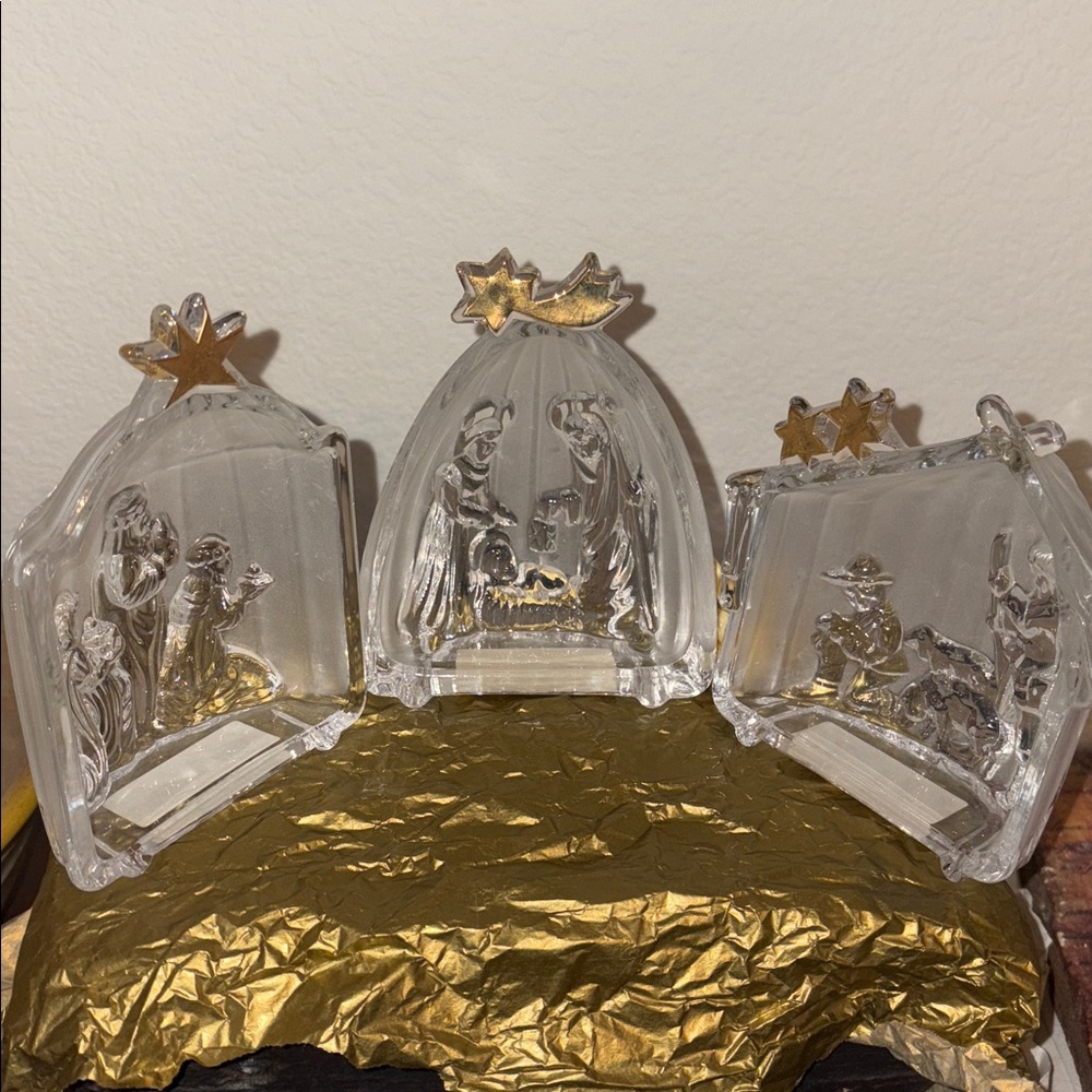 Mikasa Vintage 3 Piece Crystal Nativity Scene Figurines with Gold Accents